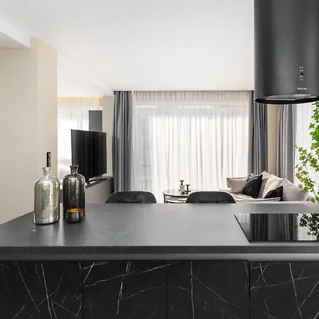 Ophelia By Halu!, Luxury With Hot Tub Apartment *